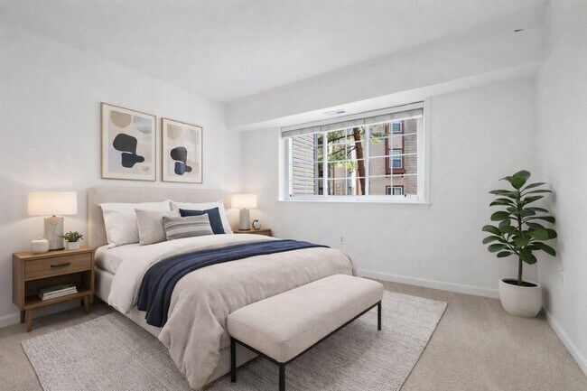 Building Photo - 6910 Victoria Dr