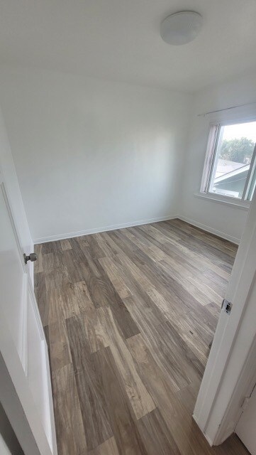 Building Photo - 506 E Kelso St