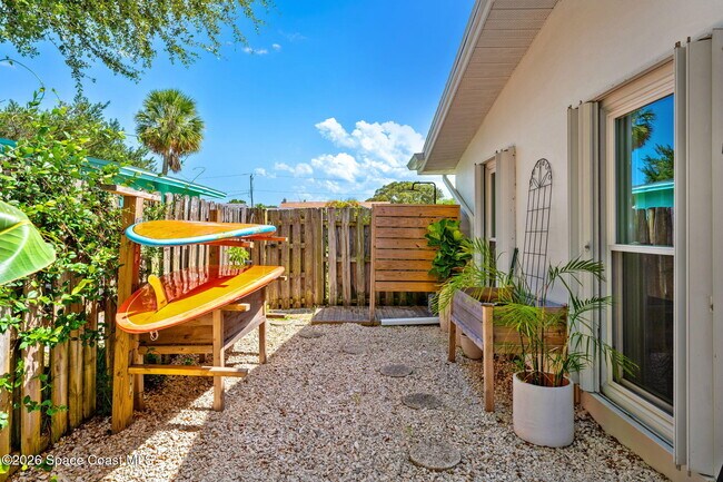 Building Photo - 440 Coconut Dr