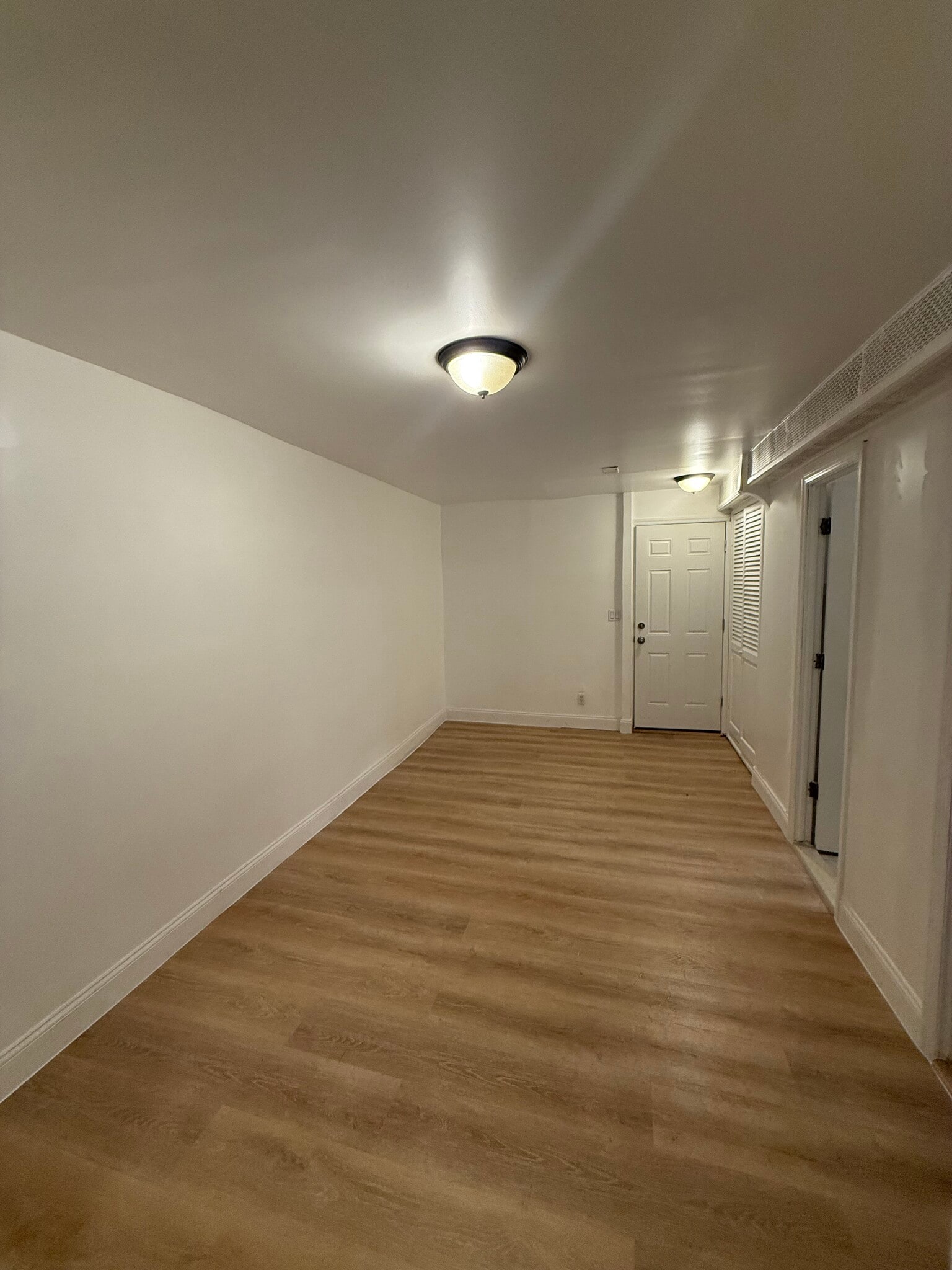 Building Photo - 1114 Rhinelander Ave