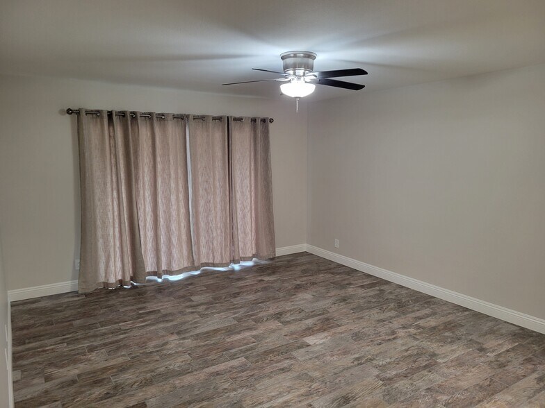 Building Photo - 10651 Baton Rouge Pl