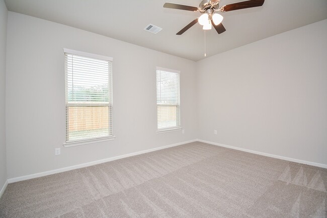 Building Photo - 27326 Grey Fox Run