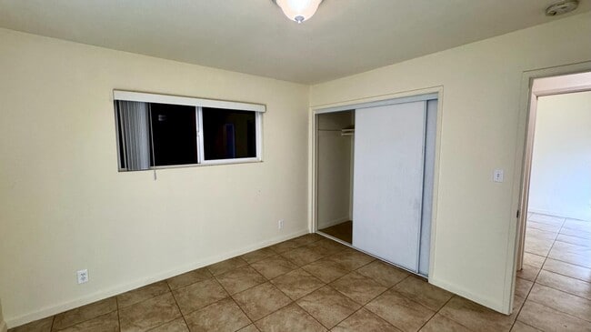 Building Photo - 24832 Walnut St