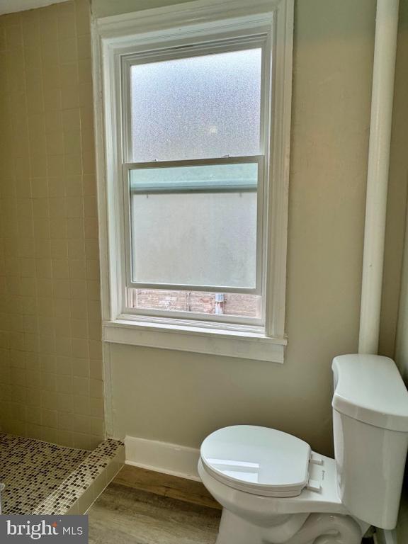 Building Photo - 107 S Queen St