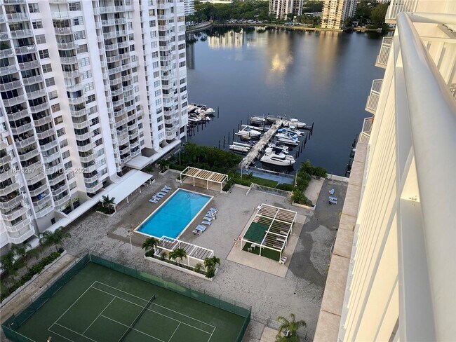 Building Photo - 18031 Biscayne Blvd