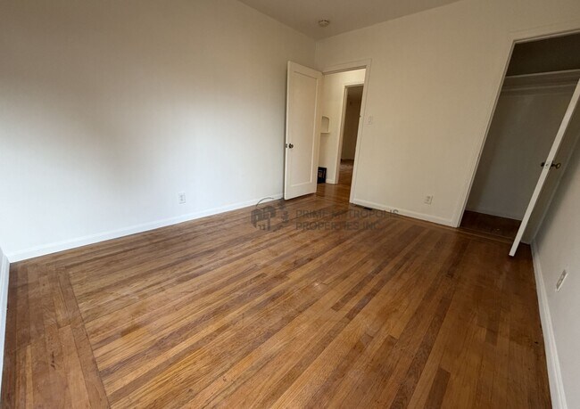 Building Photo - 999 31st St