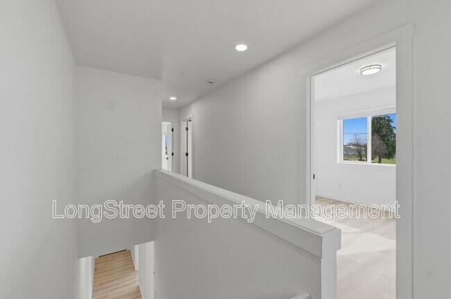 Building Photo - 818 S 19th St