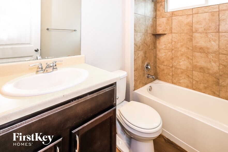 Building Photo - 11612 Blackmore Leap