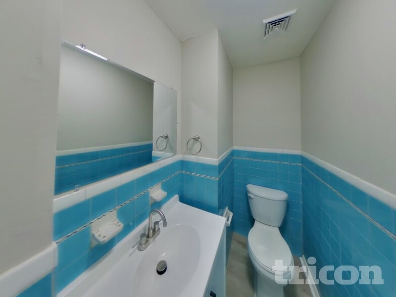 Building Photo - 2840 Mt Vernon Ave