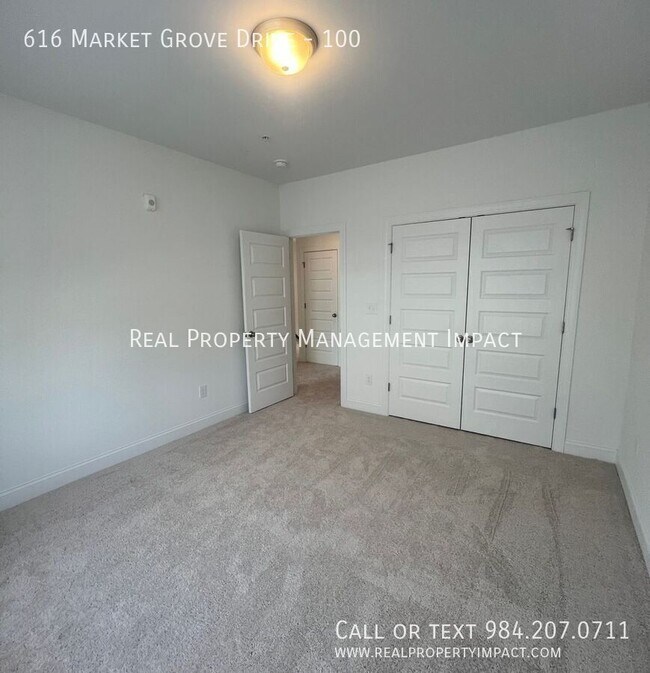 Building Photo - 616 Mkt Grv Dr