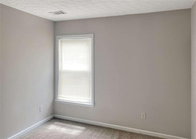 Building Photo - 2550 Plymouth Way