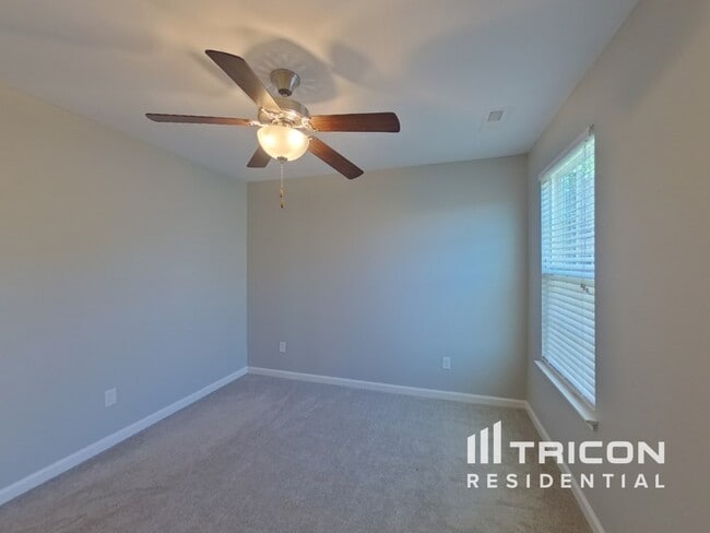 Building Photo - 20 Cane Hill Dr