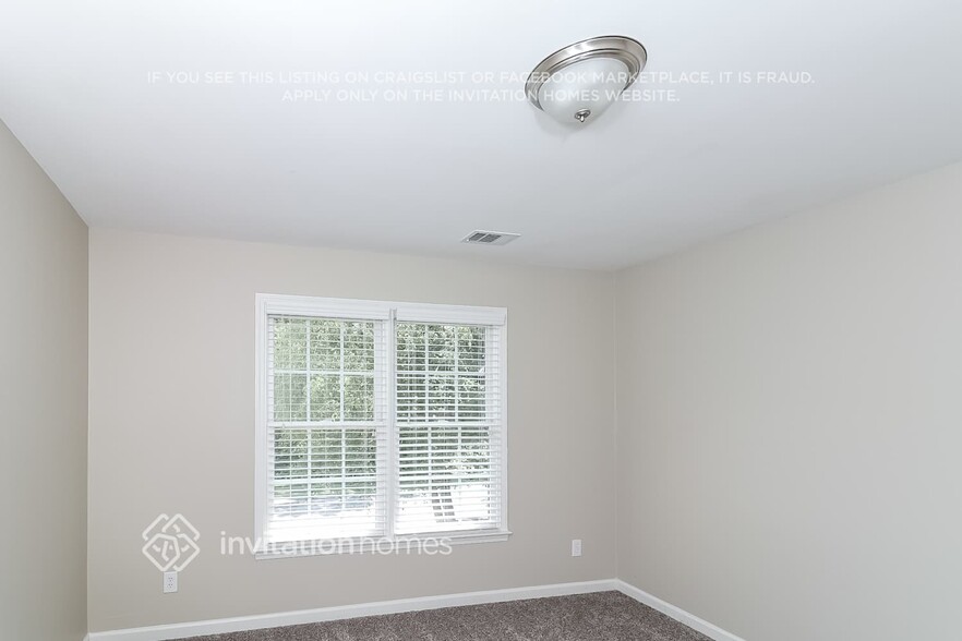 Building Photo - 3843 Laurel Dr NW