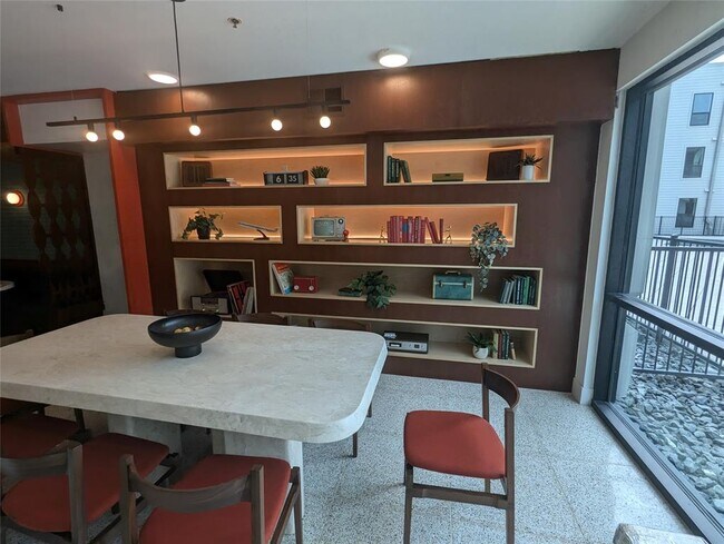 Building Photo - 1701 Simond Ave