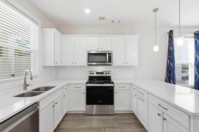 Building Photo - 1170 Dickerson Rd