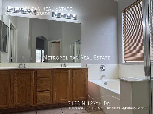 Building Photo - 3133 N 127th Dr