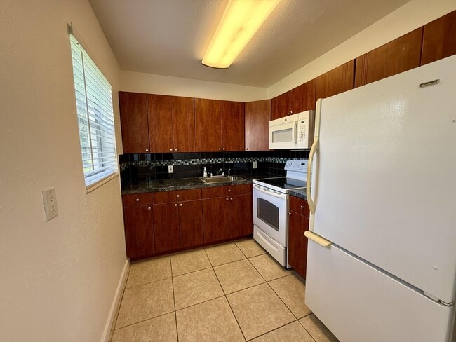 Building Photo - 28 Easthampton B