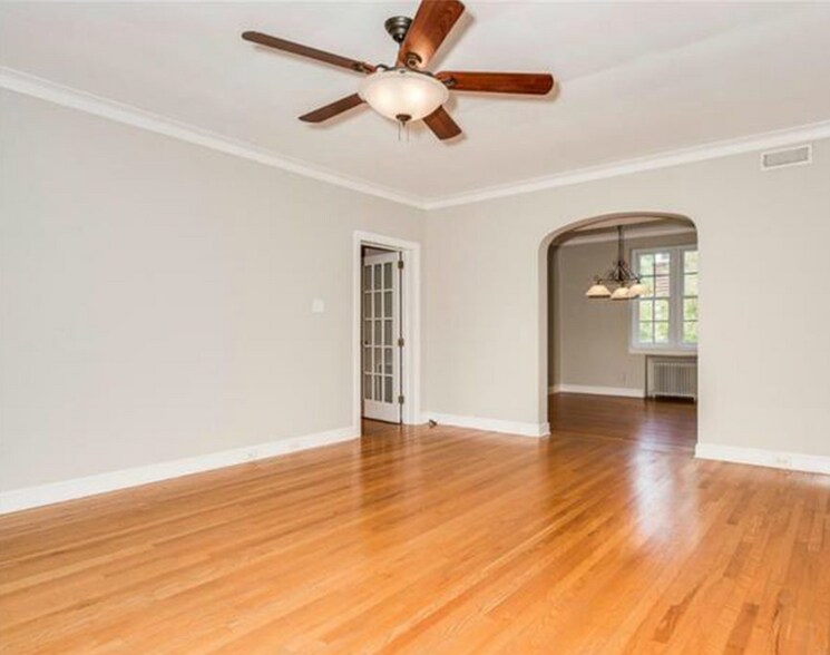 Living Room (before the built-in was constructed) - 1337 E Morehead St