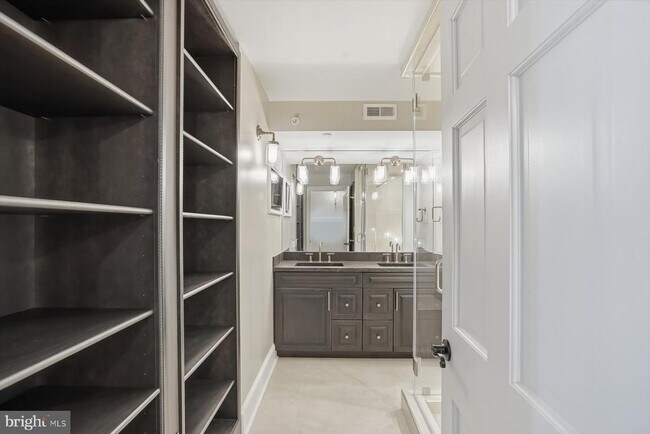 Building Photo - 701 Pennsylvania Ave NW