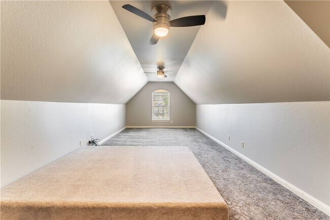 Building Photo - 4103 SE 3rd St