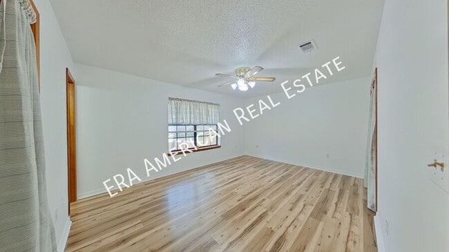Building Photo - 101 Drewson Dr