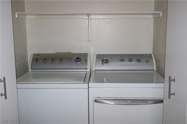 Building Photo - 4069 Vicenta Ct