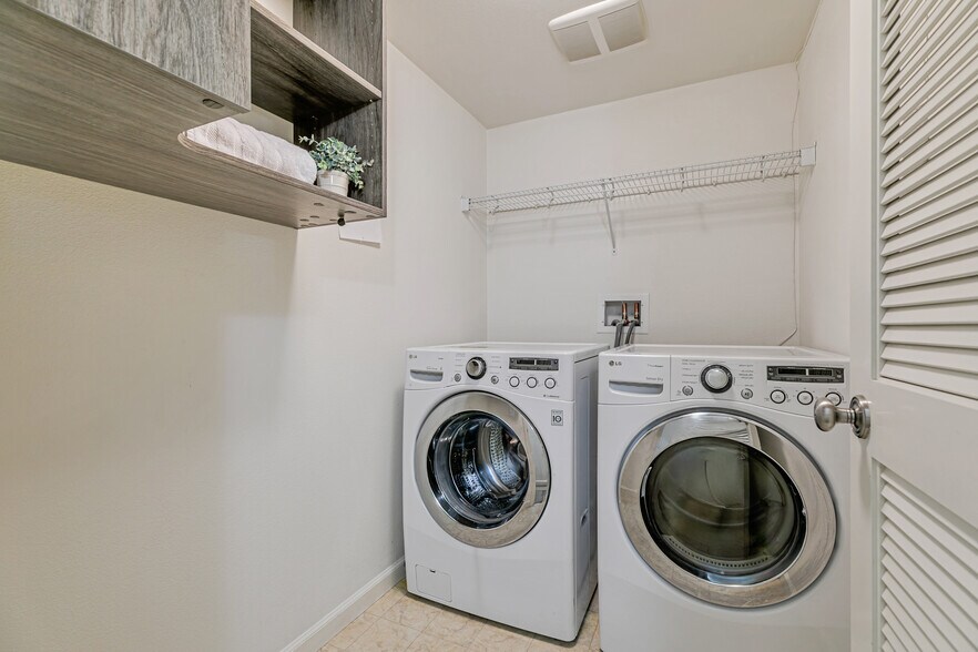 Building Photo - 40733 Greystone Ter