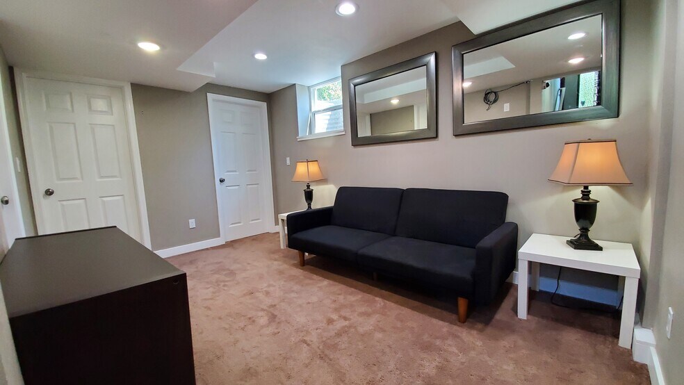 Building Photo - 1803 N 200th St