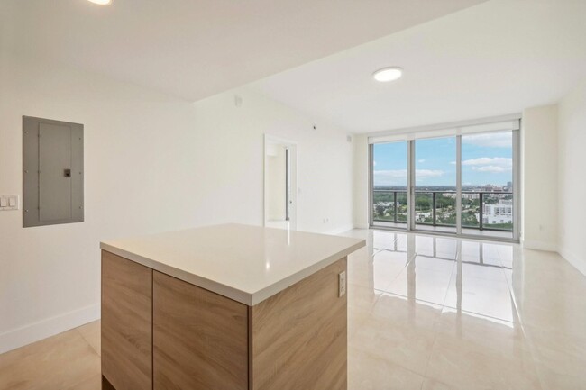 Building Photo - 16385 Biscayne Blvd