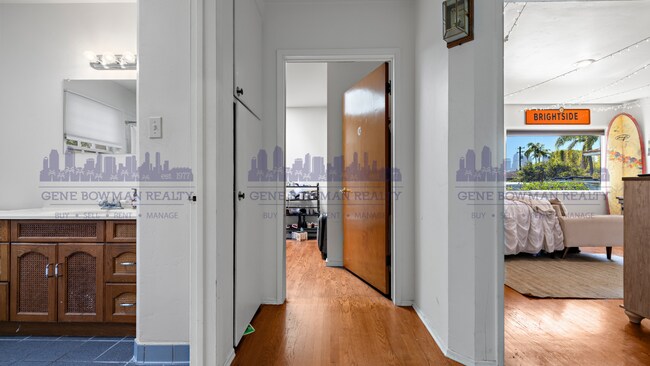 Building Photo - Dorothy