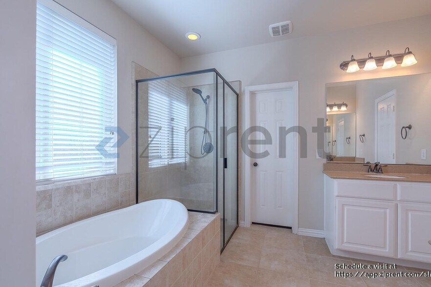 Building Photo - 27115 Downing Park Blvd