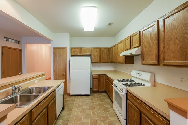 Building Photo - 13386 Red Alder Ave