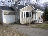 Building Photo - 1540 Virginia Dr