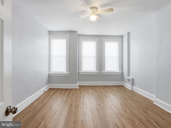 Building Photo - 1724 N Payson St