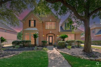 Building Photo - 18 Turtle Creek Manor