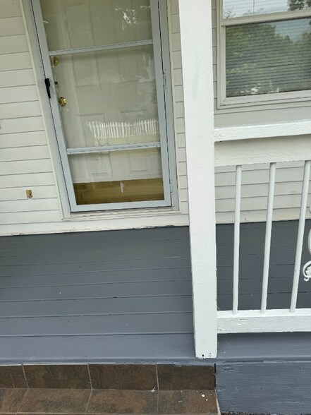 Primary Photo - 4 Maple Ave
