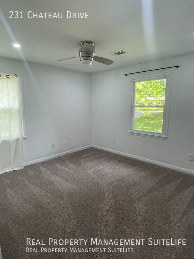 Building Photo - 231 Chateau Dr