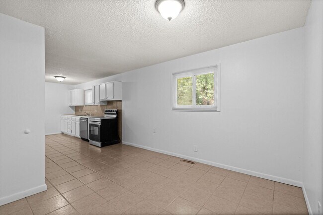 Building Photo - 442 S Monte Vista Ave
