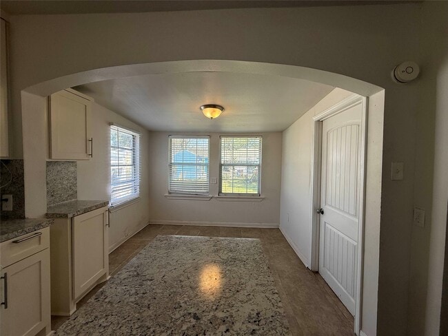 Building Photo - 7607 Hemlock St