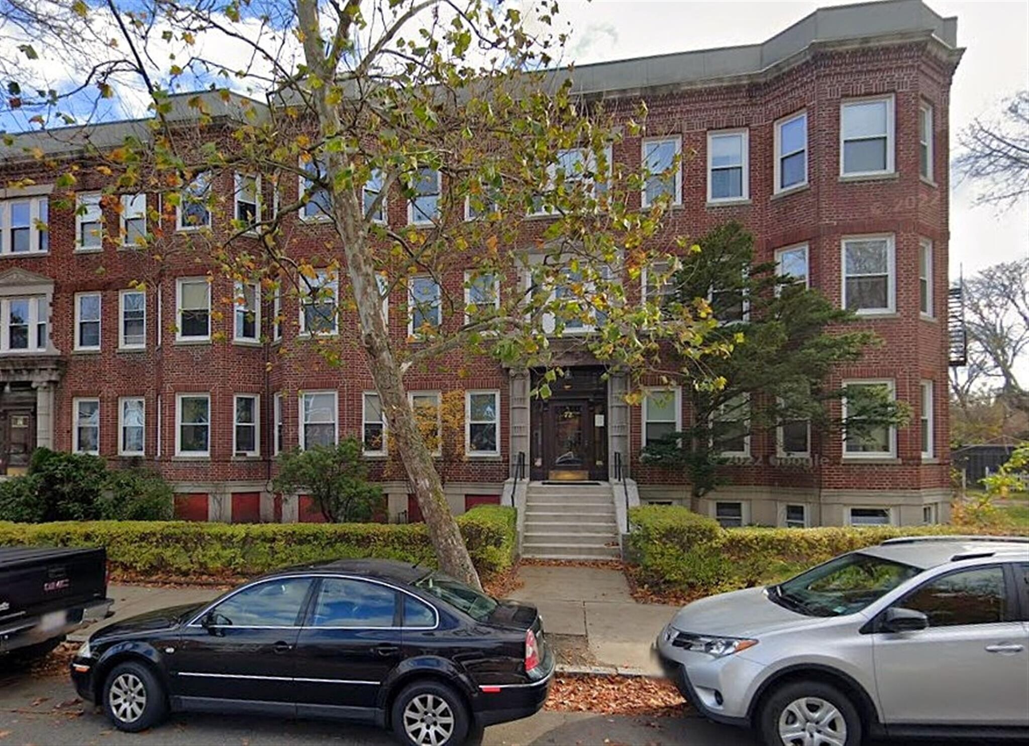 Building Photo - 72 Kirkland St