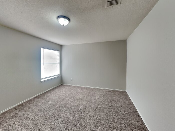 Building Photo - 8209 Swan Park Dr