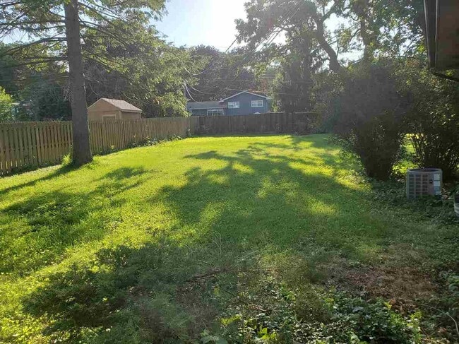 Building Photo - 2418 Adler Cir