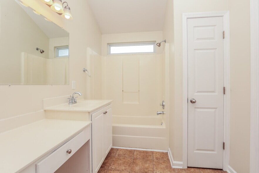 Building Photo - 7854 Rainey Dr