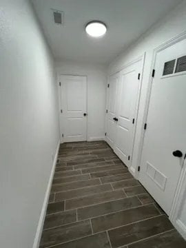 Building Photo - 8788 Oakwood Ave