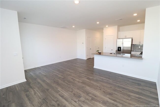 Building Photo - 374 Freestall Dr