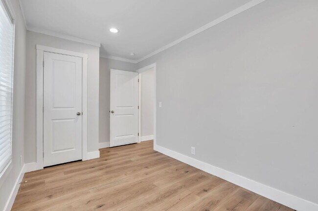 Building Photo - Spacious 2BR, 2BA home on 1.5 acres with Extra Storage - $1650/mo rent***