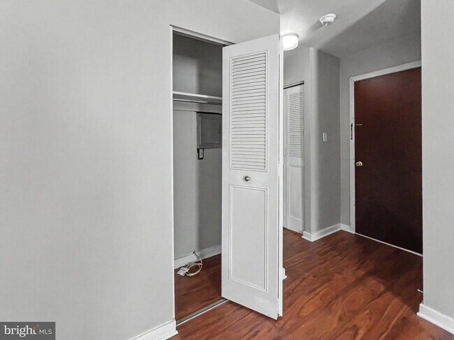 Building Photo - 408 W Lafayette St