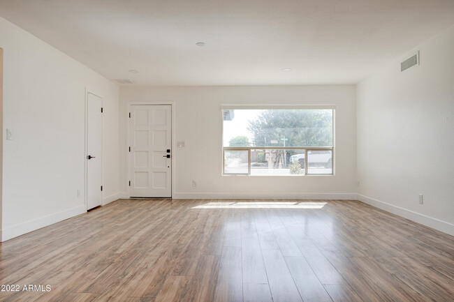 Building Photo - 4810 S Beck Ave