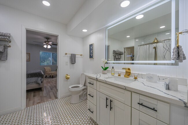 Building Photo - 28205 Meadow Oak Ln