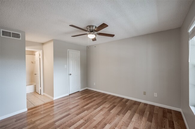 Building Photo - 12660 Ashford Point Dr